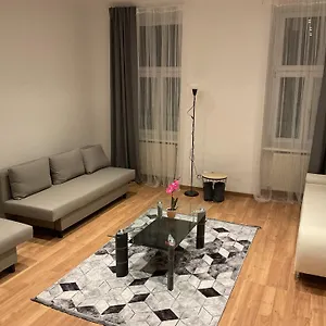 apt-palace-1100.vienna-besthotels.com/