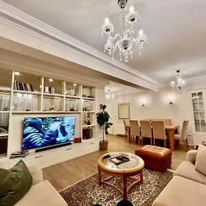 top-house-tirana.albaniahotels.org/